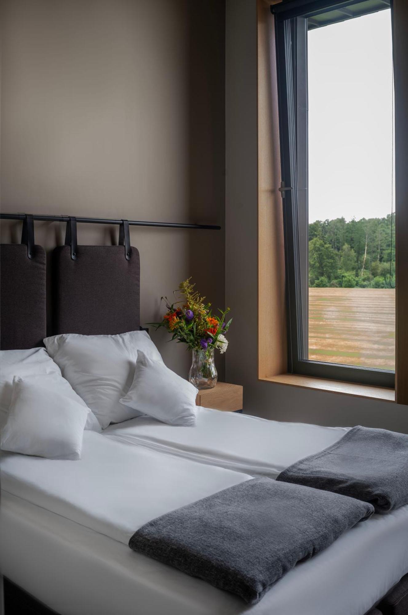Bed and Breakfast Karma House Goscienczyce à Grojec  Extérieur photo